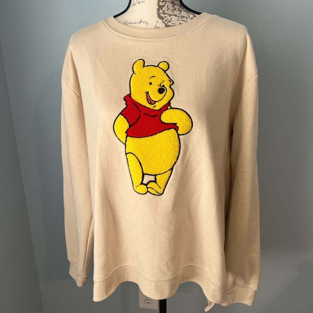 Disney Winnie the Pooh Cream Colored Sweatshirt size XXL